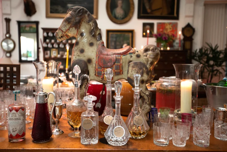 Hullo Holiday Season! Increasingly Thirsty With Each Party? Pace Yourself.